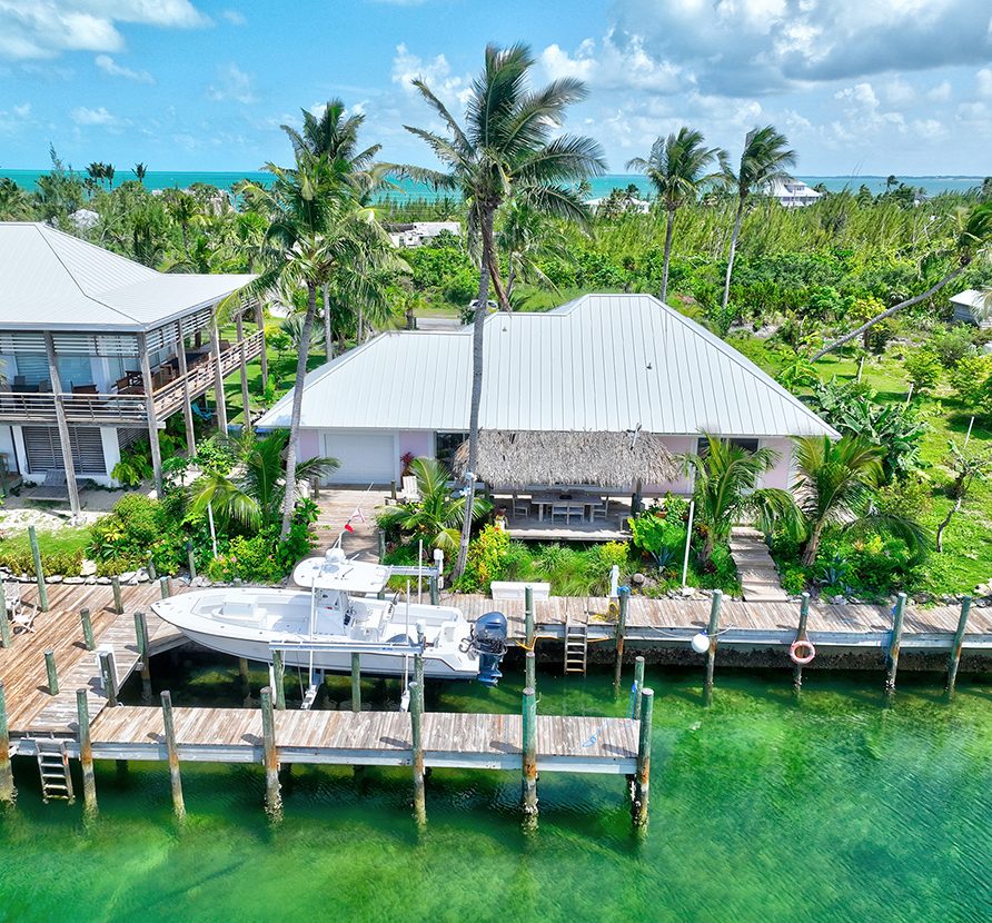 Sea Smoke Estate - Canal Home