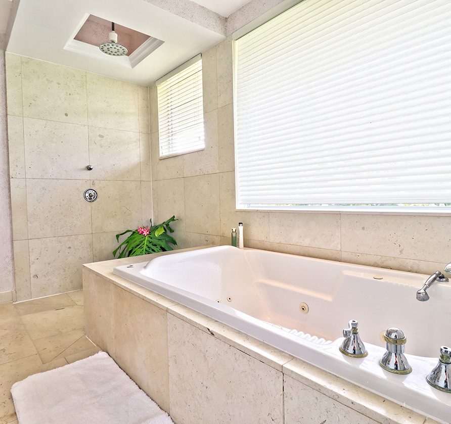Sea Smoke Estate - Canal Home Bathroom 1 - 2