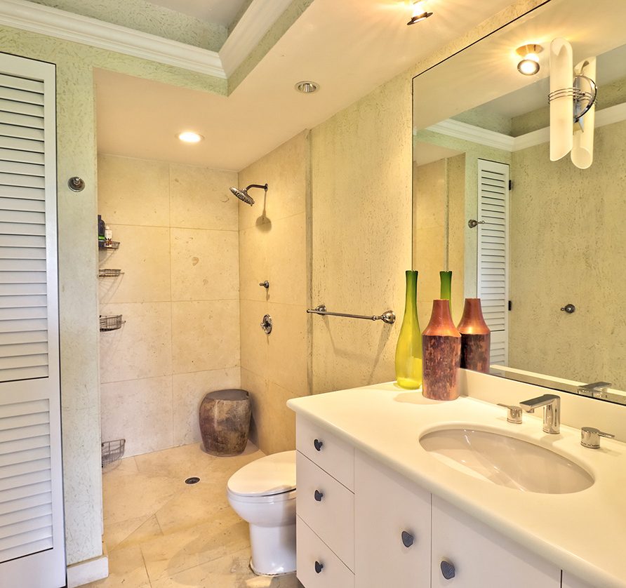 Sea Smoke Estate - Canal Home Bathroom 2